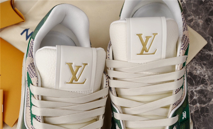 LV SNEAKER LV-000212