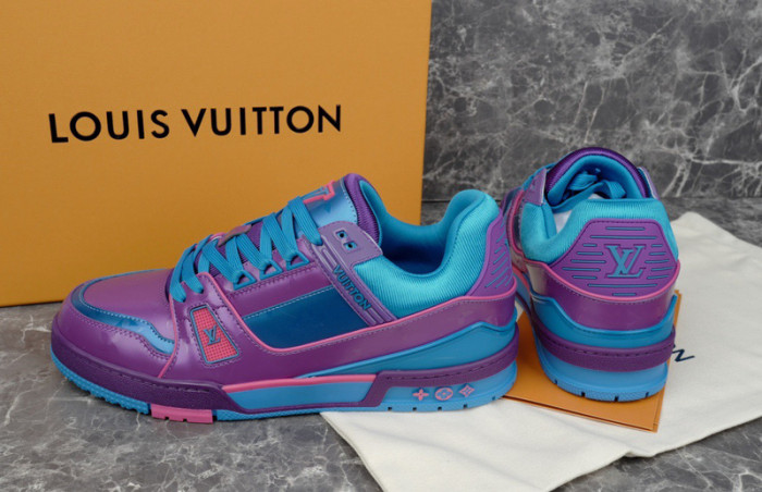 LV SNEAKER LV-000238