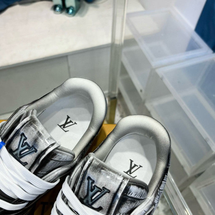 LV SNEAKER LV-000471