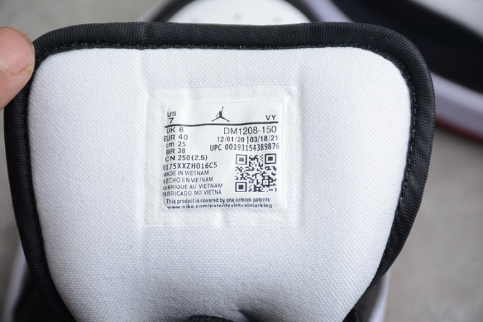 Air Jordan 1 Mid GS “Holiday” DM1208-150