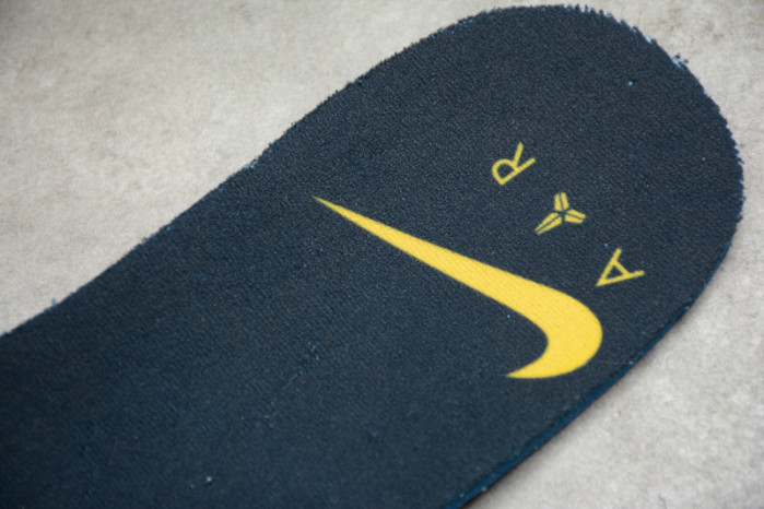 NIKE KOBE 5 PROTRO UNDEFEATED HALL OF FAME DA6809-700