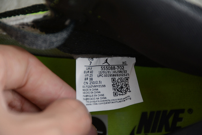 Air Jordan 1 High OG ‘Visionaire’ 555088-702