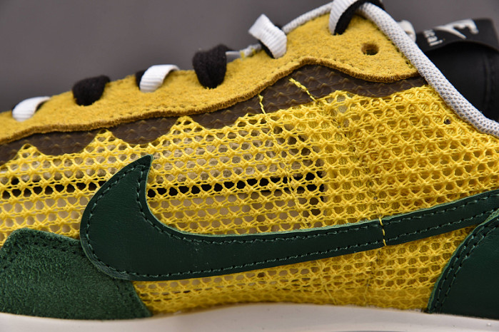 Nike Vaporwaffle sacai Tour Yellow Stadium Green CV1363-700