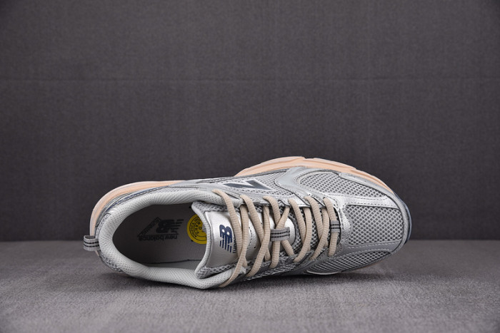 NEW BALANCE SNEAKER NB069