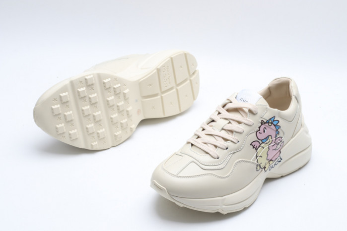 G*u*i* trainer sneaker122