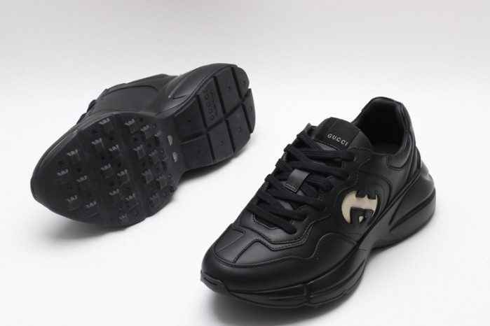 G*u*i* trainer sneaker126