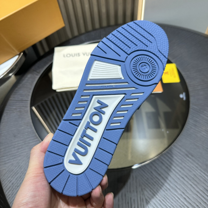 LV TRAINER SNEAKER LV-000572