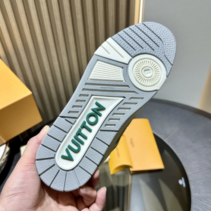 LV TRAINER SNEAKER LV-000599