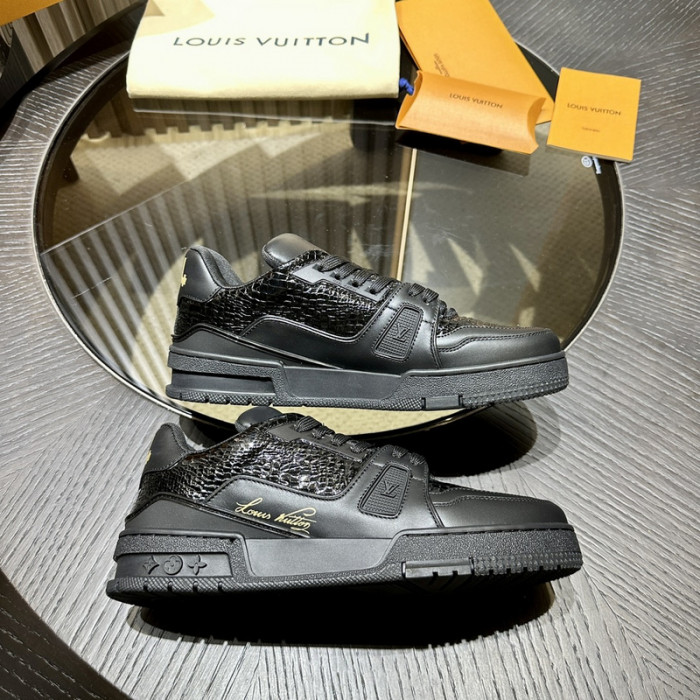 LV TRAINER SNEAKER LV-000582