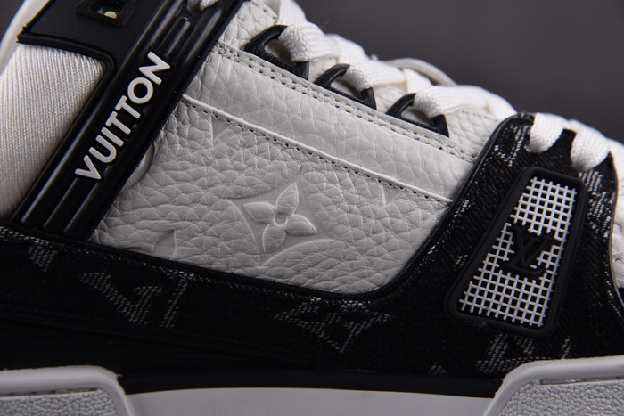 LV TRAINER SNEAKER LVT-000624