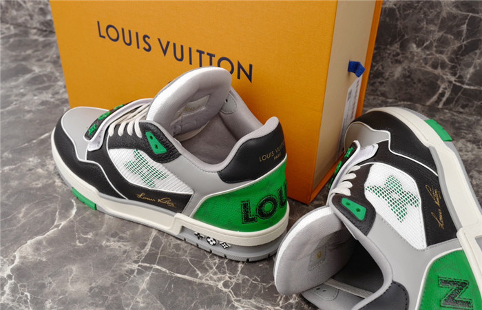 LV SNEAKER LV-000156