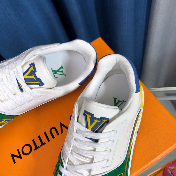 LV SNEAKER LV-000332