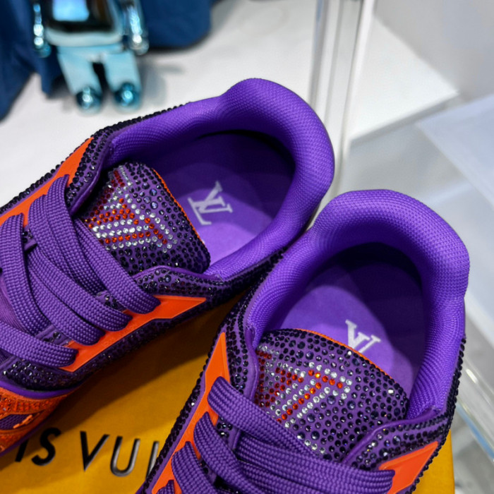 LV SNEAKER LV-000372