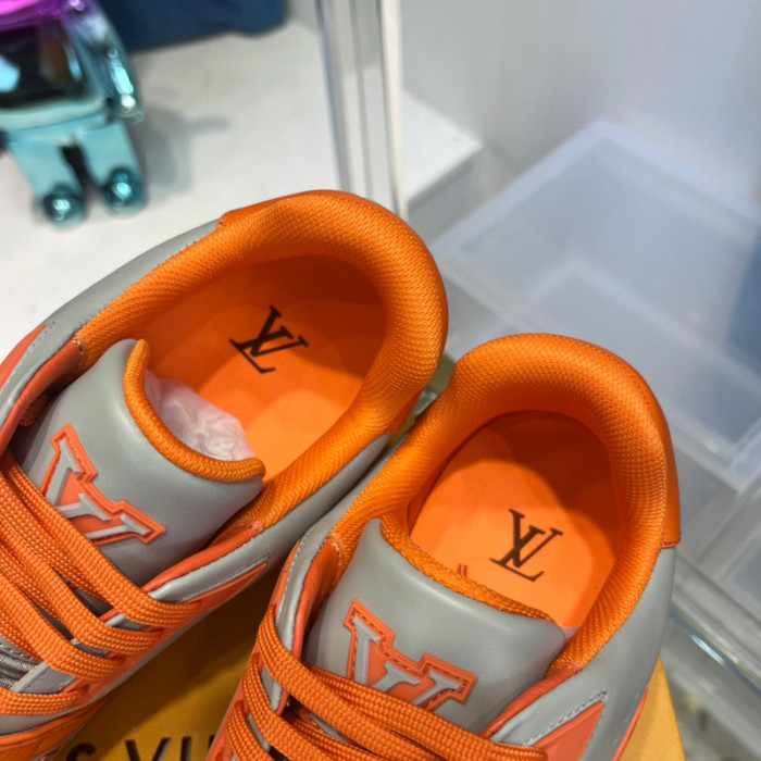 LV SNEAKER LV-000375