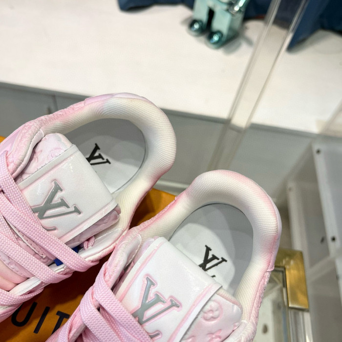LV SNEAKER LV-000425