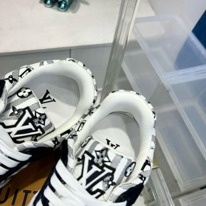 LV SNEAKER LV-000438