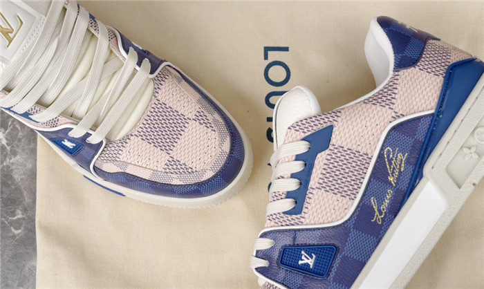 LV SNEAKER LV-000192
