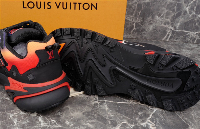 LV SNEAKER LV-000197