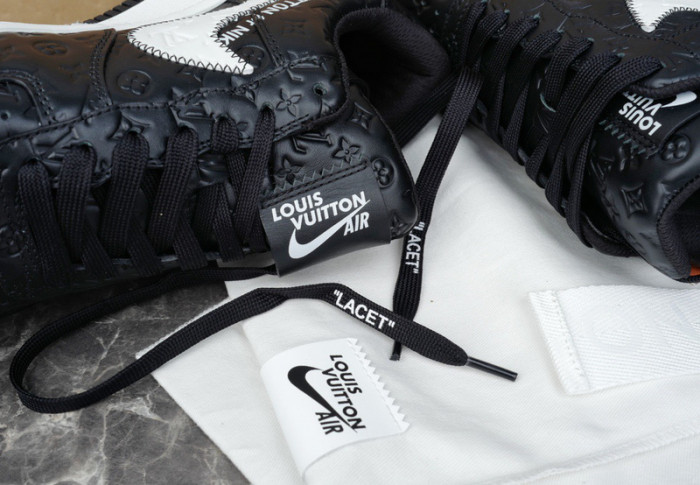 LV SNEAKER LV-000240