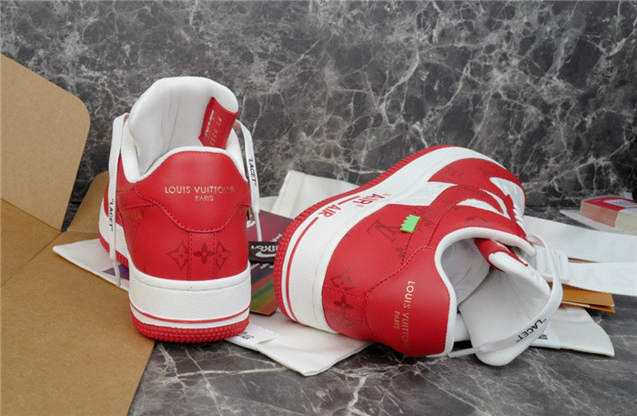 LV SNEAKER LV-000250