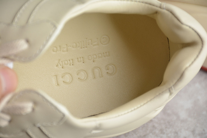 G*u*i* trainer sneaker 83