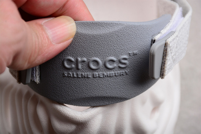 Cr*0*s x salehe bembury c00005