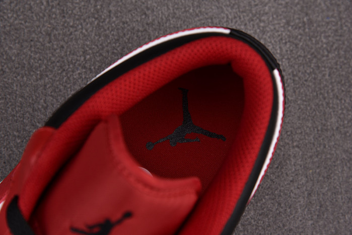 Jordan 1 Low Bulls 553558-163