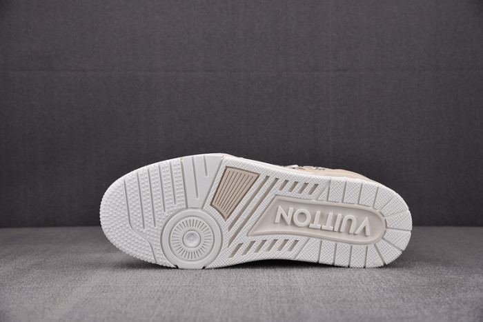 LV SNEAKER LV-000121