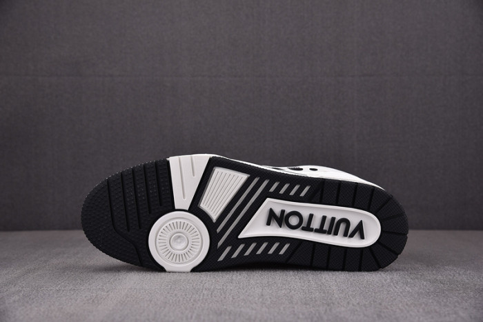 LV SNEAKER LV-000141