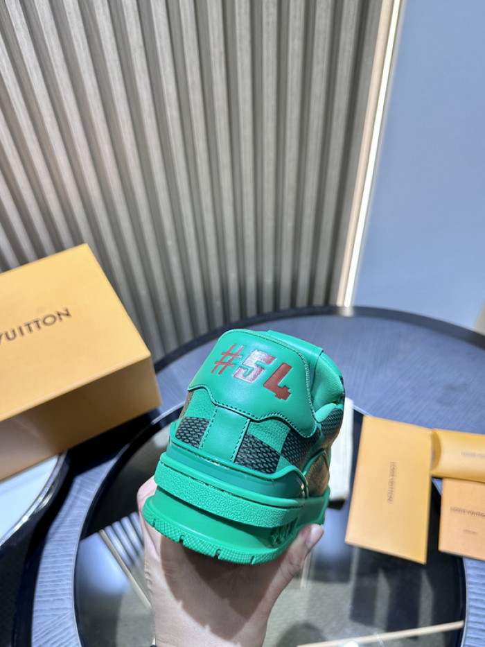 LV SNEAKER LV-000177