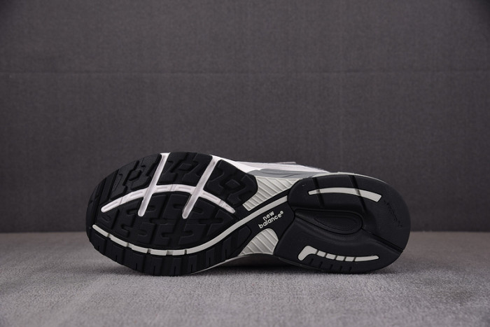 NEW BALANCE SNEAKER NB098