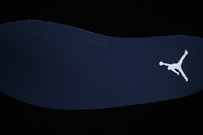 AIR JORDAN 1 MID MIDNIGHT NAVY DQ8426-104