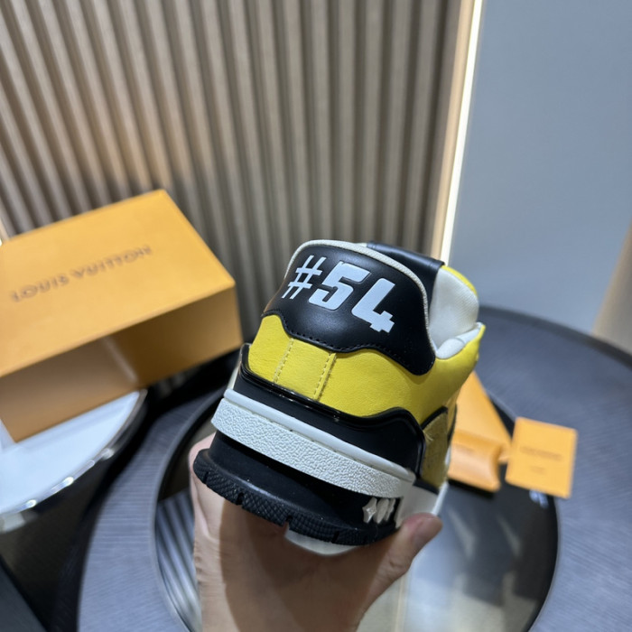 LV TRAINER SNEAKER LV-000581