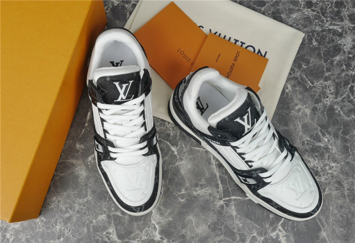 LV SNEAKER LV-000275