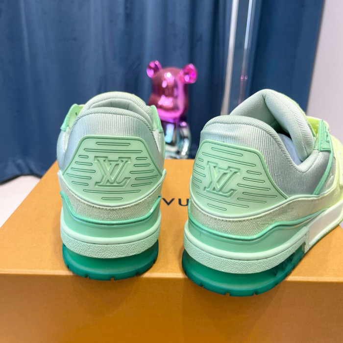 LV SNEAKER LV-000421