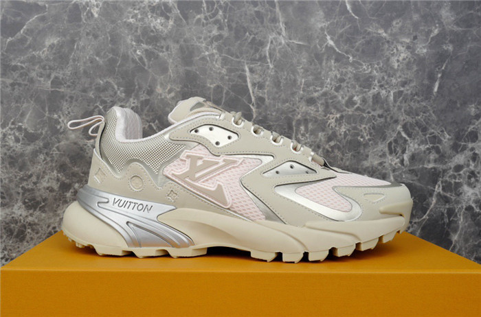 LV SNEAKER LV-000221