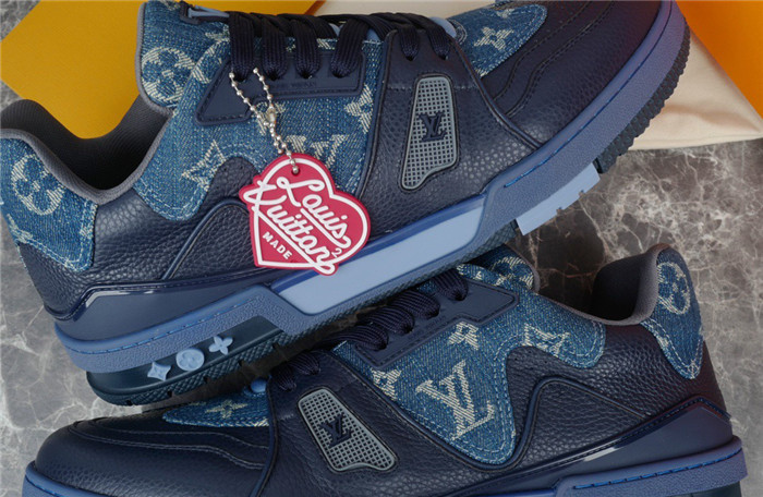 LV SNEAKER LV-000227