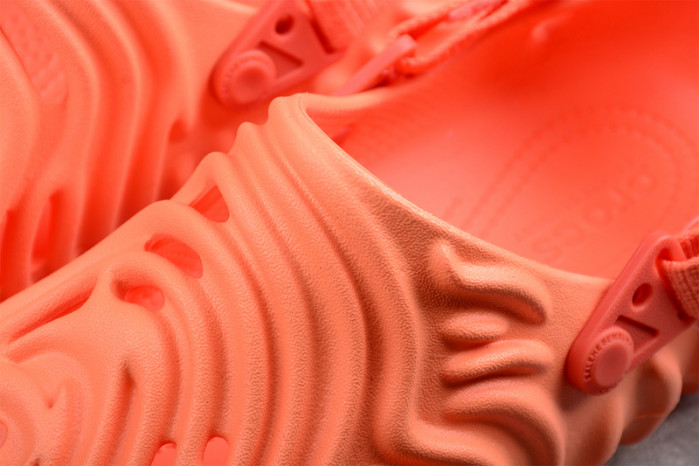 Cr*0*s x salehe bembury c00001