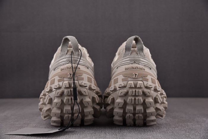 DEFENDER SNEAKER DS009