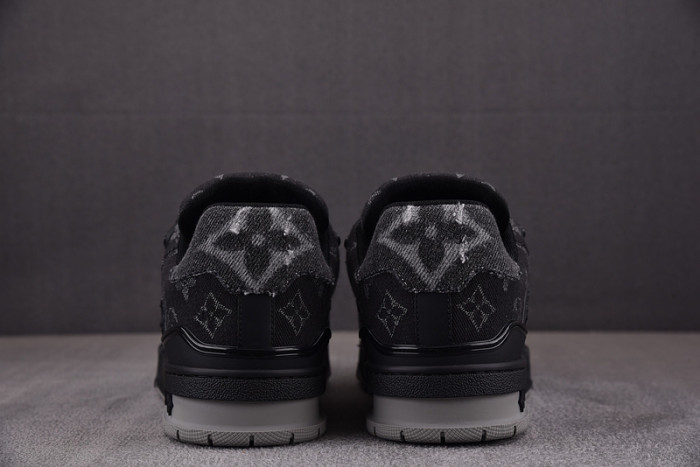LV SNEAKER LV-000096