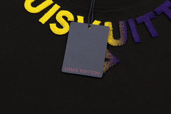 LV CLOTHES V00069