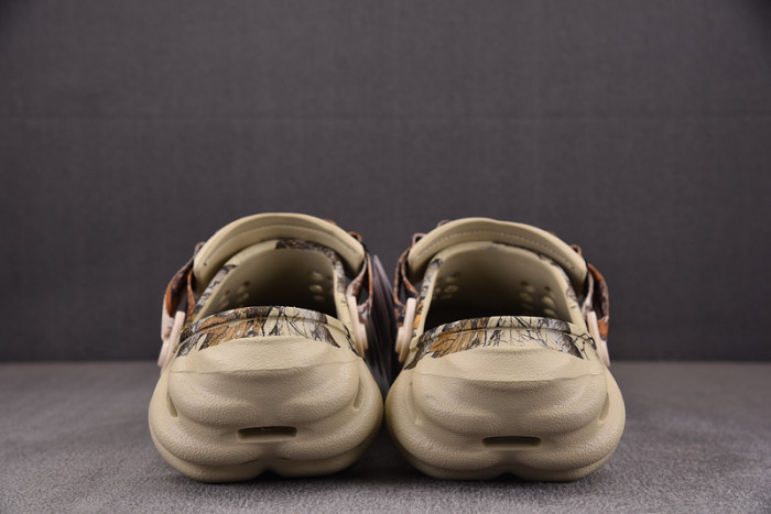 Cr*0*s x salehe bembury c00012