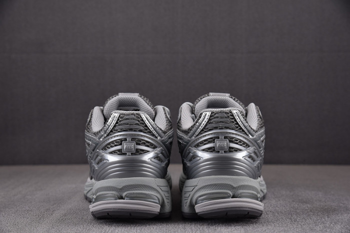 NEW BALANCE SNEAKER NB105