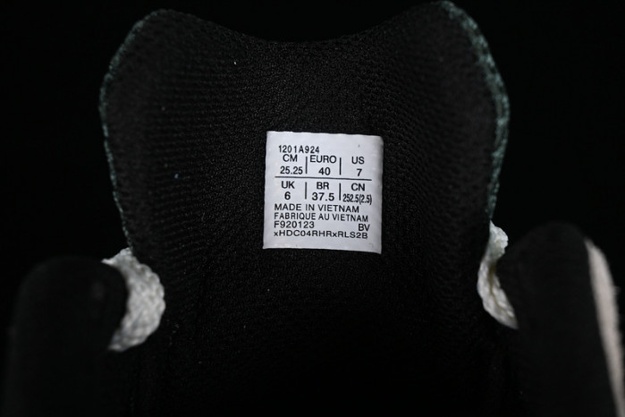 As*ic*s hal studios x gel 1130 