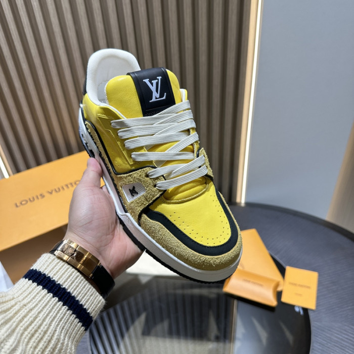 LV TRAINER SNEAKER LV-000581