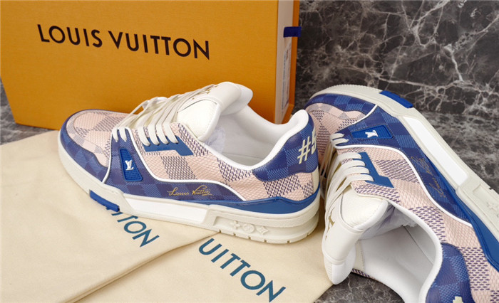 LV SNEAKER LV-000155