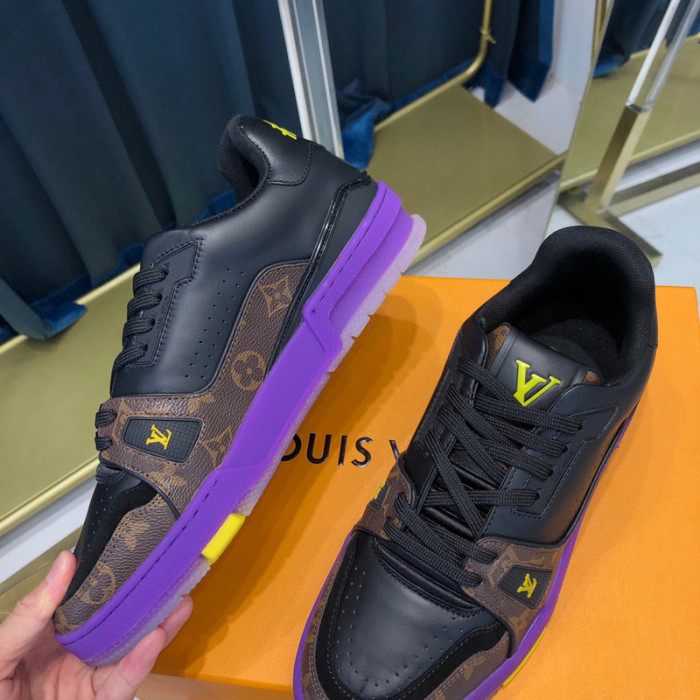 LV SNEAKER LV-000315