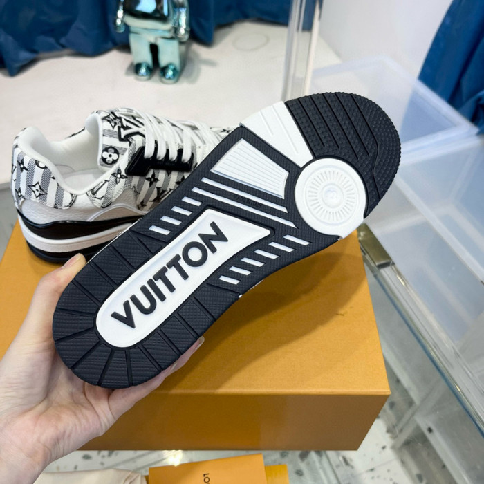 LV SNEAKER LV-000438