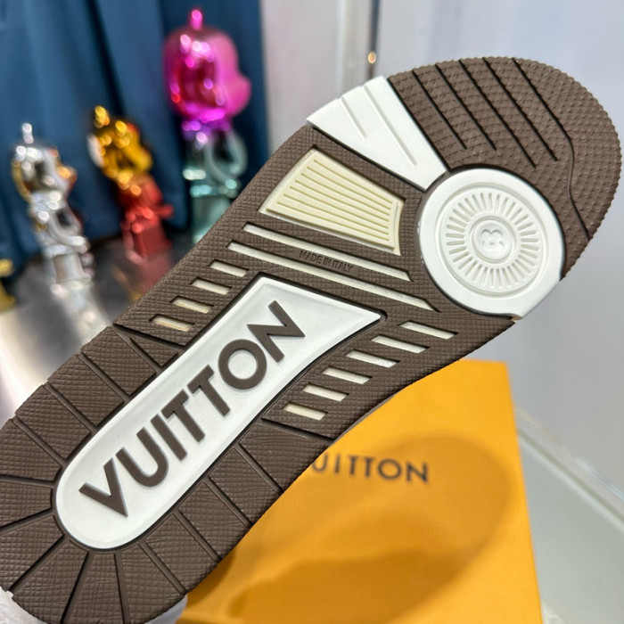 LV SNEAKER LV-000529