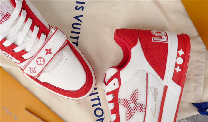 LV SNEAKER LV-000199